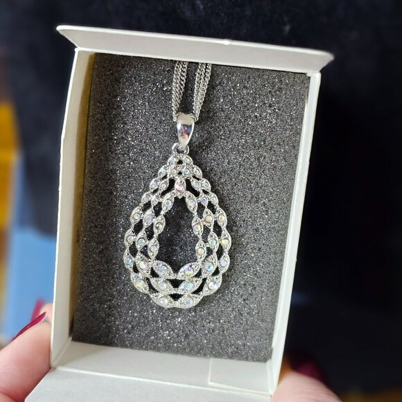 Lia Sophia Fairy Tale Necklace 32L65 Teardrop Aurora Borealis Pendant - Picture 3 of 7